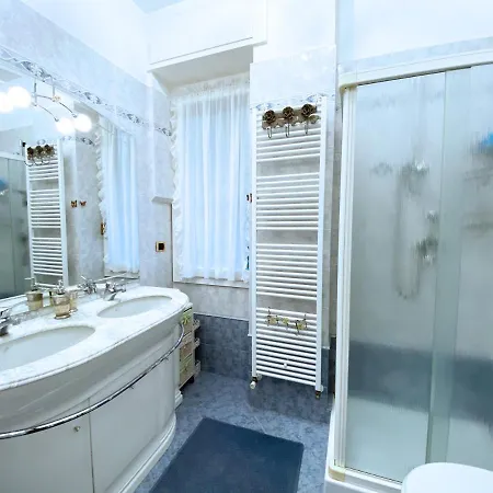 Casa Con Due Giardini Privati Vicino Al Mare E Ariston Apartman
