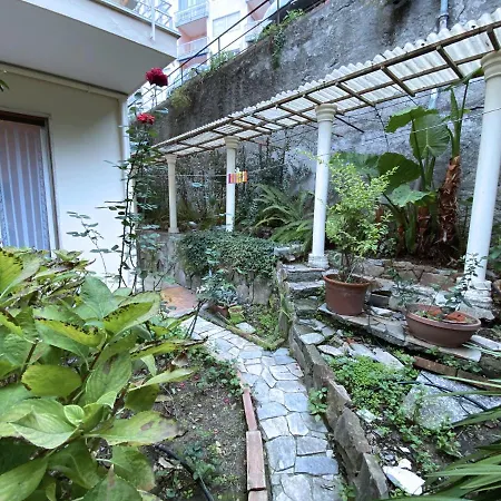 Casa Con Due Giardini Privati Vicino Al Mare E Ariston Apartman San Remo